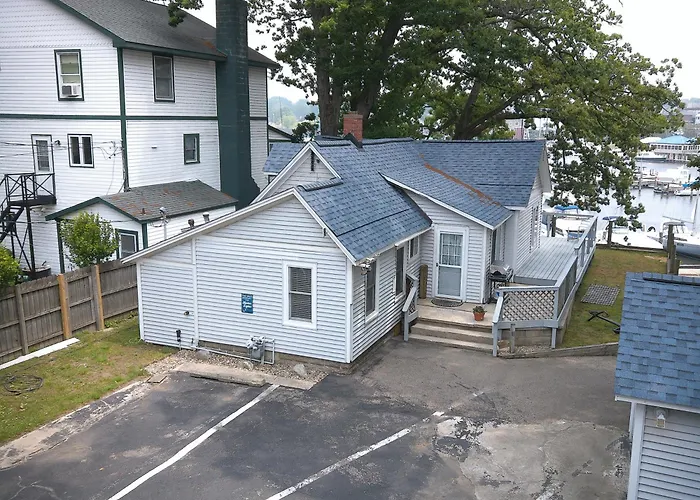 Sunset Inn South Haven