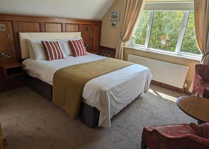Nymphsfield House Bed & Breakfast Cong