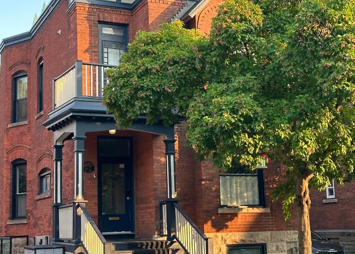Bed and BreakfastCentury House Bed And Breakfast Ottawa