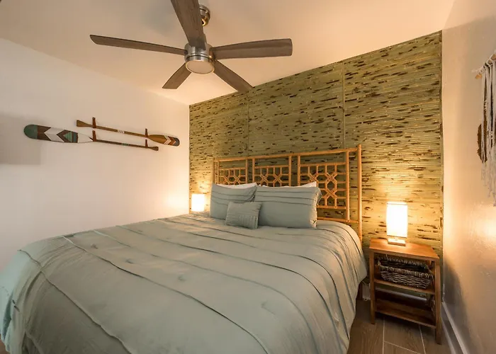 The Speakeasy Inn And Rum Bar Key West