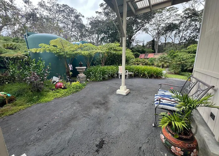 Aloha Junction Bed And Breakfast -Minutes Away From Hawaii Volcanoes National Park