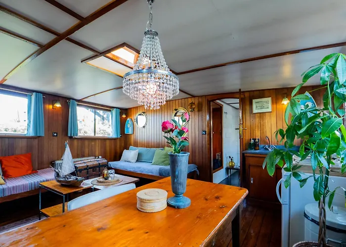 Bed and Breakfast Boat 'Opoe Sientje' Nimwegen