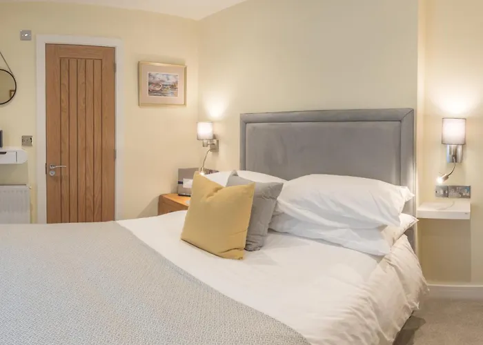 Waterfront House Bed & Breakfast Dartmouth