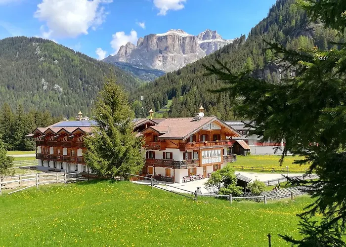 B&B Agriturismo Cèsa Ciasates Canazei