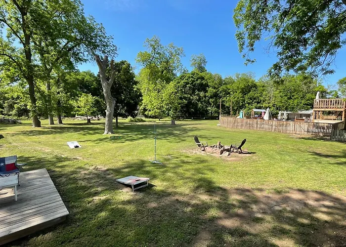 Toes Up Resort New Braunfels
