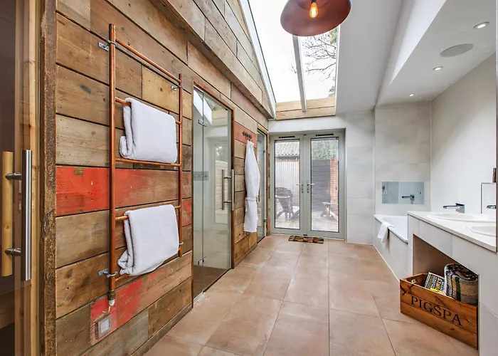 The Pigs Bed & Breakfast Holt 