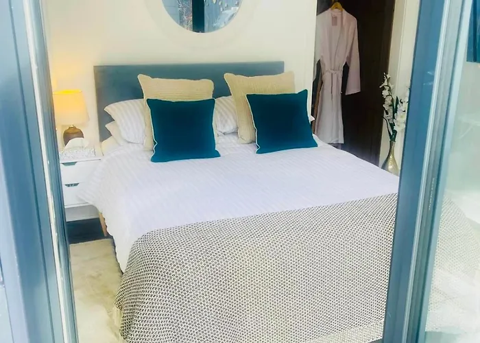 Cabin By The Coast Edinburgh