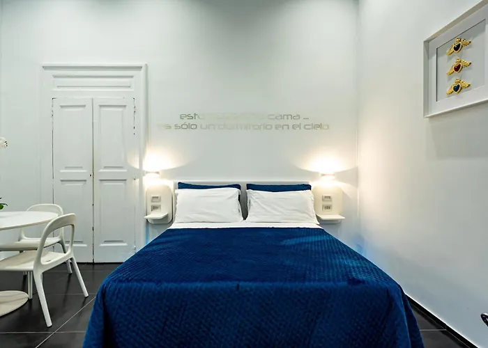 Bed and Breakfast Skyhouse Chiatamone Napoli