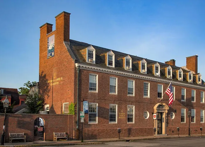Crow'S Nest Newport Bed & Breakfast