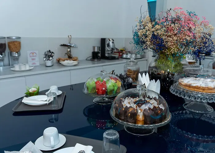 Skyhouse Chiaia Bed & Breakfast Naples