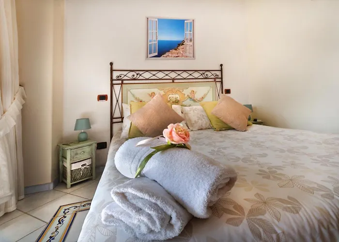 Bed and Breakfast La Finestra sul Mare Ischia