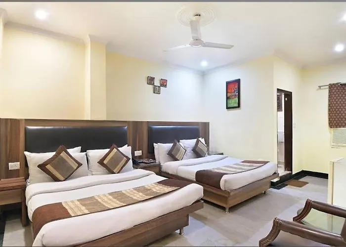 Hotel Perfect Spot- Main Bazar - Walking Metro Station New Delhi