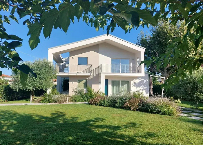 Slowersilia Bed And Breakfast Lido di Camaiore