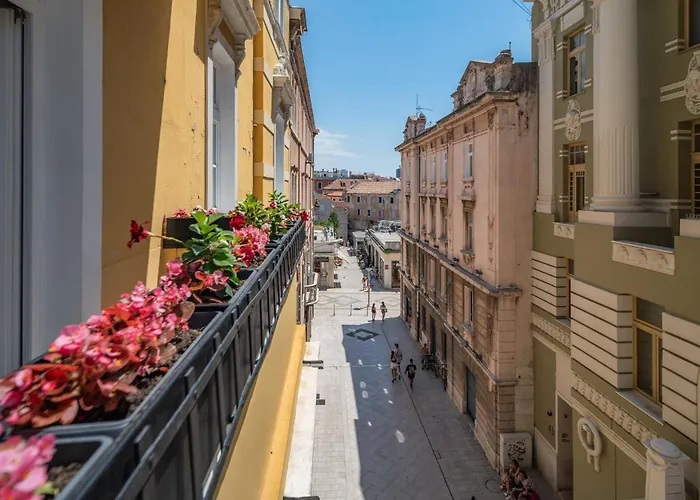 Monamel Luxury Suites Split