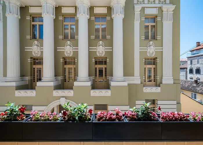 Monamel Luxury Suites Split