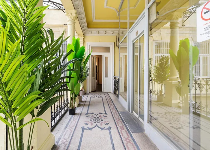 Oasis Luxe Boutique Suites By Bqa Budapest