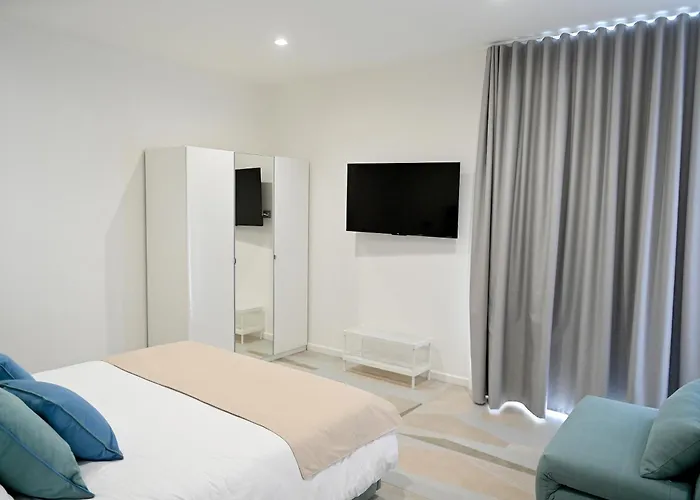 Crazi Suites Nola