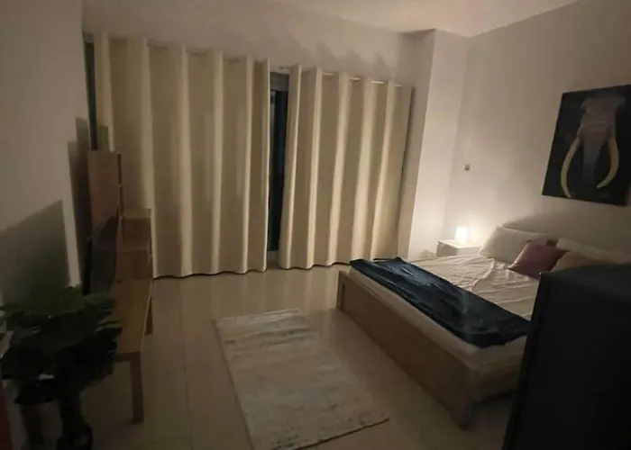 Tiger Tower Bed & Breakfast Dubai