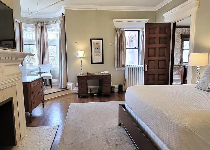 The New Victorian Mansion Bed & Breakfast Saint Paul