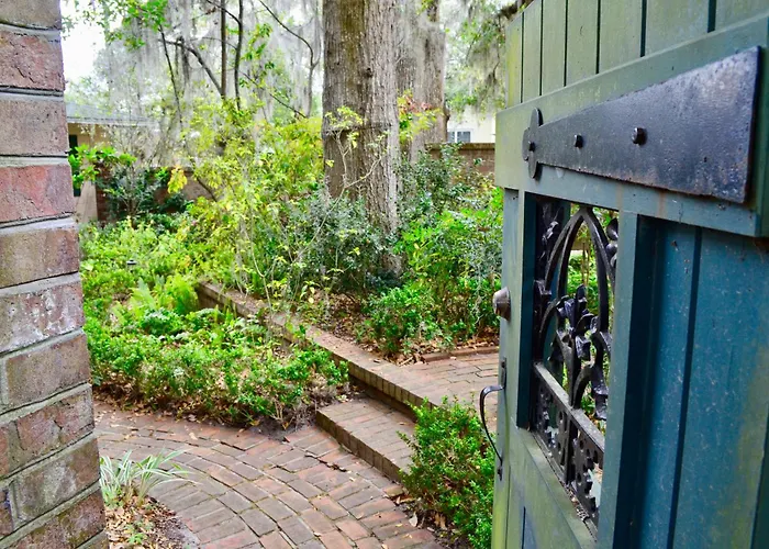 Magnolia Plantation & Cottages Gainesville