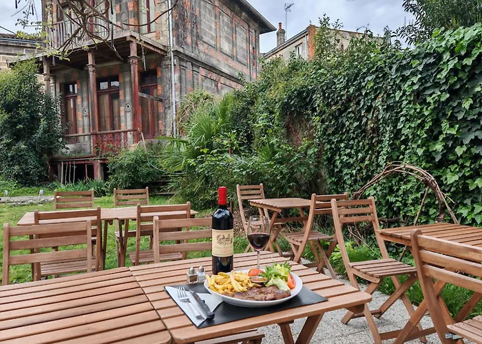 Le Jardin Cafe Apartment Bordeaux