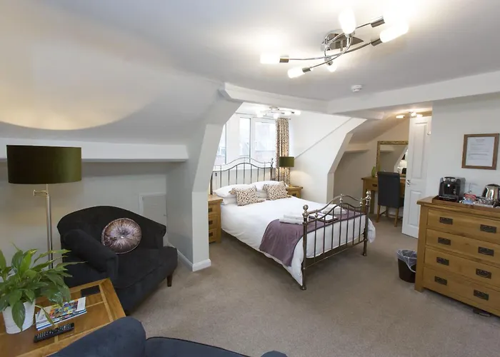 Rosslyn House Bed & Breakfast Whitby