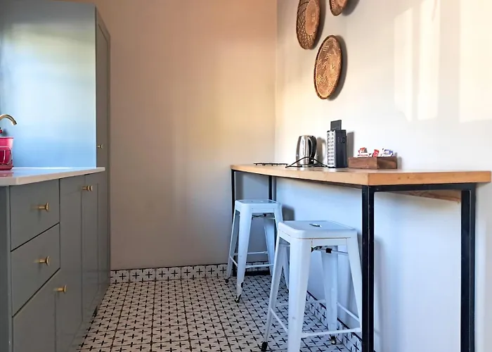 Bed and BreakfastSixteen On Latimer