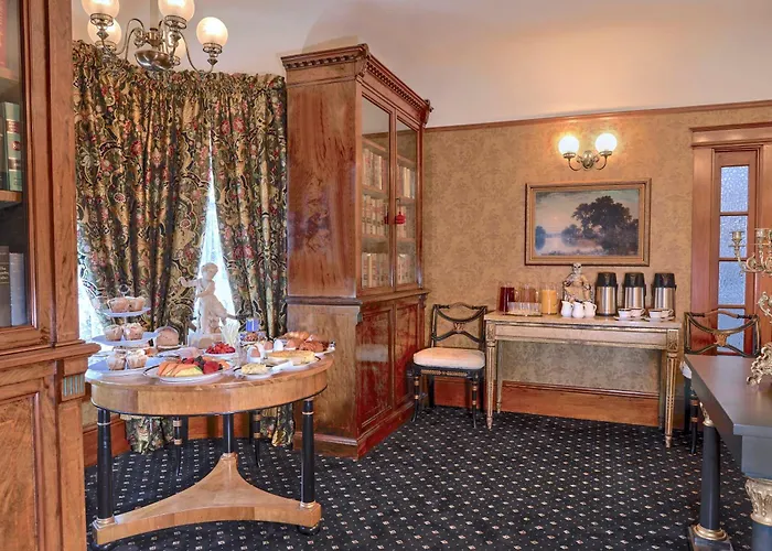 The Charles Pacific Grove Bed & Breakfast