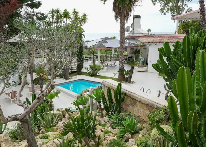 Praialonga Suites With Pool And Garden Le Castella 