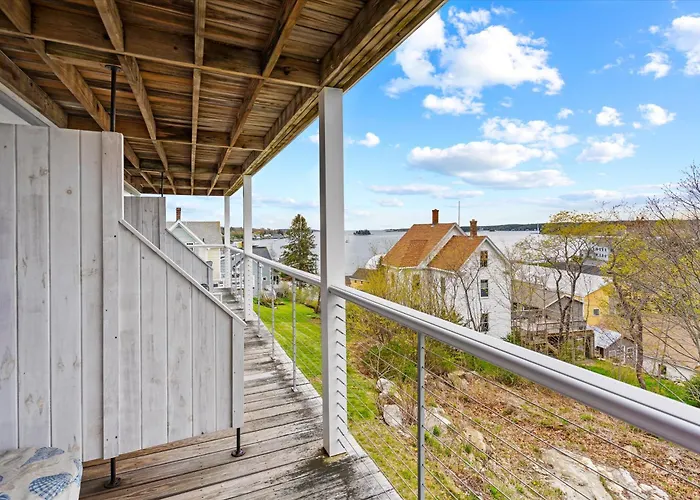 Topside Inn Boothbay Harbor