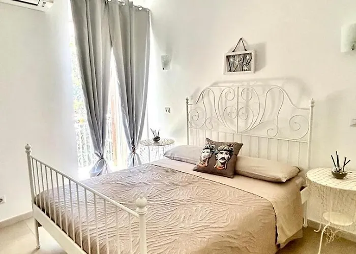 Bed and Breakfast I Tesori del Mare Letojanni