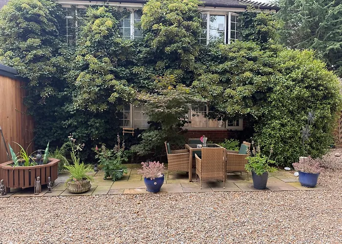 Da Vinci Guest House & Guest Parking, A Real Gem Crawley 