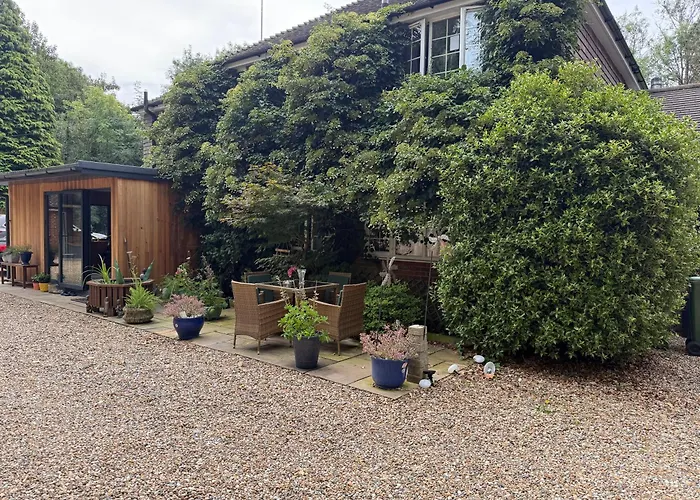 Da Vinci Guest House & Guest Parking, A Real Gem Crawley 