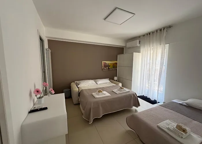 Four Rooms Naxos Giardini Naxos