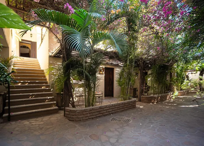 Posada de las Flores La Paz