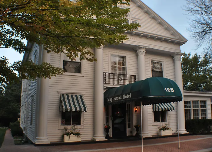 Maplewood Hotel Saugatuck