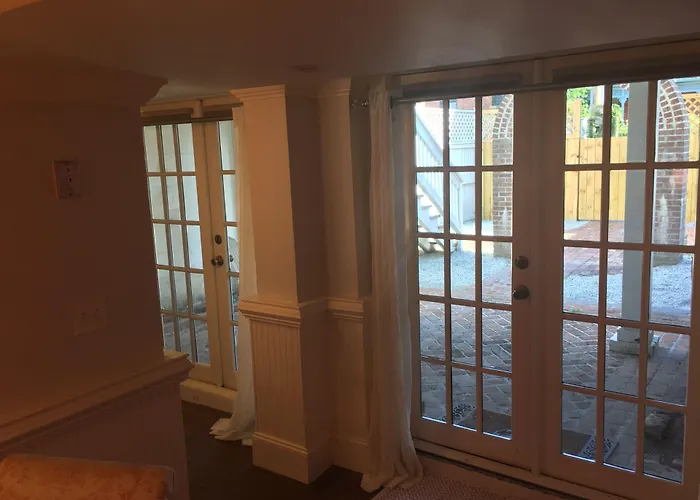 Justine Inn Savannah