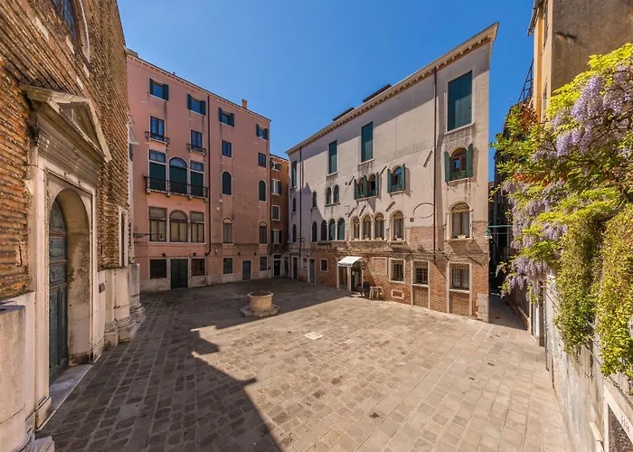 La Locandiera Venice