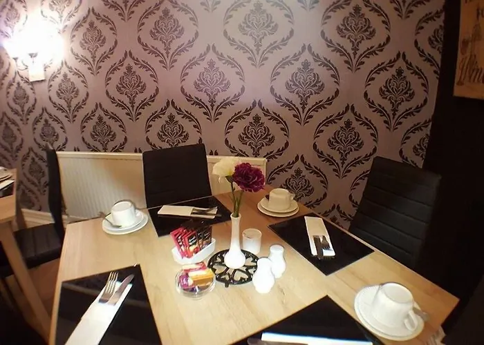 Queens Plaza Hotel Blackpool