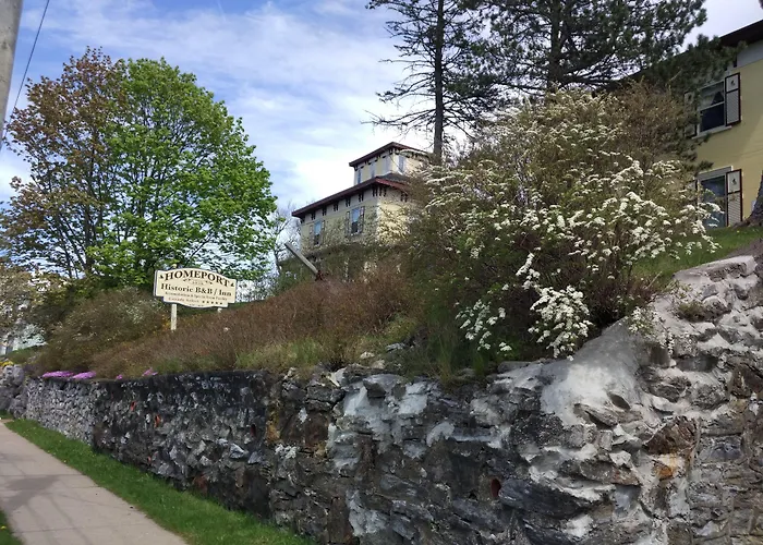 Bed and BreakfastHomeport Historic B&B