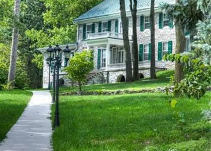 Stocks Manor Bed And Breakfast Mechanicsburg