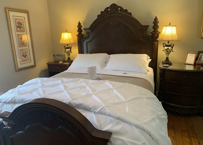 The Red Coat Bed & Breakfast Niagara-on-the-Lake