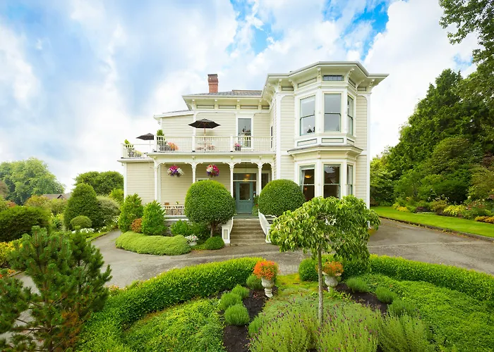 Bed and BreakfastFairholme Manor Inn