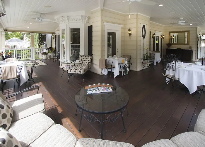 Embrace Calistoga Bed & Breakfast