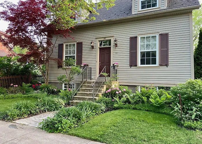 Antique Slumber Old Town Bed & Breakfast