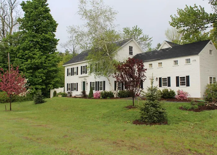 King Hill Inn & Kitchen New London