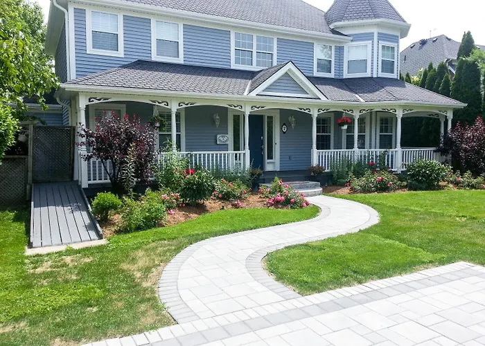 Bed and BreakfastBlue Skies