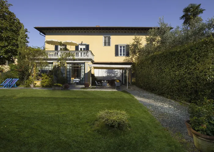 Al Porto Di Lucca B&B