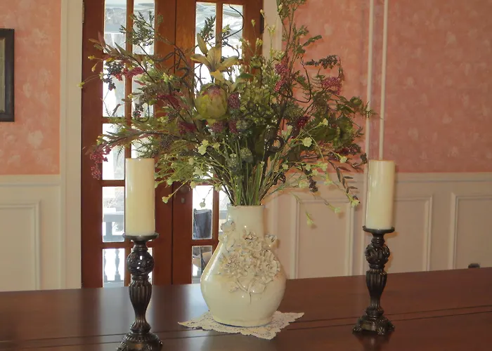 Carriage House Bed & Breakfast Winona