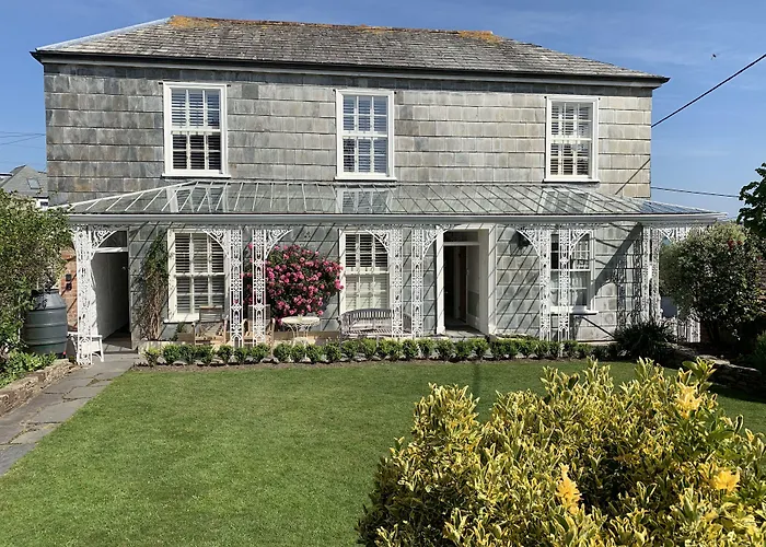 Coswarth House With Breakfast At Rick Stein'S Bed & Breakfast Padstow